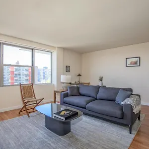 Apartment Classic Dt 2br With View By Zencity